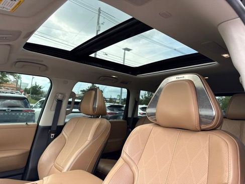 Certified 2025 INFINITI QX80 Sensory AWD/4WD image 2