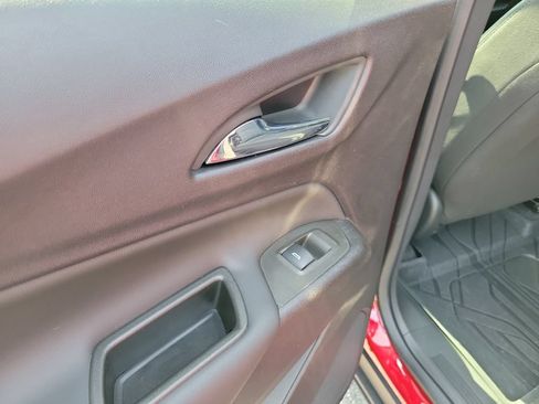 Used 2024 Chevrolet Equinox LT FWD image 19