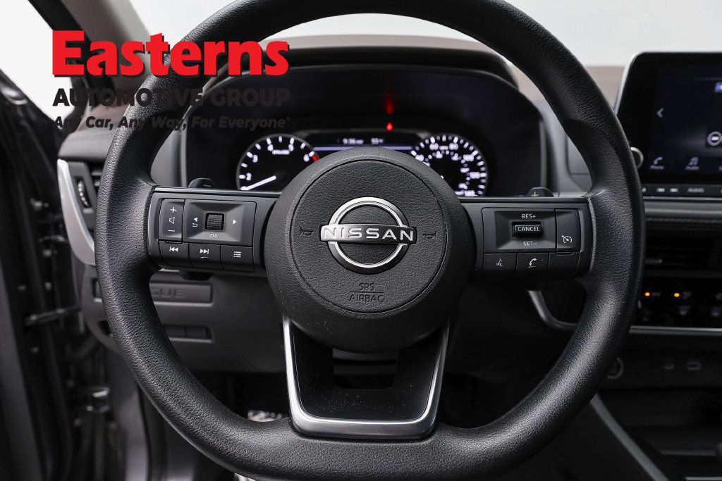 Used 2023 Nissan Rogue S AWD/4WD image 12