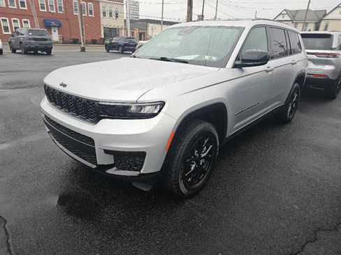 Used 2024 Jeep Grand Cherokee L Altitude image 1