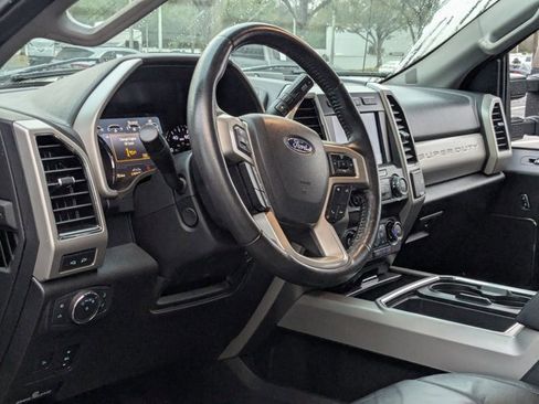 Used 2020 Ford F250 Lariat w/ Lariat Ultimate Package image 2