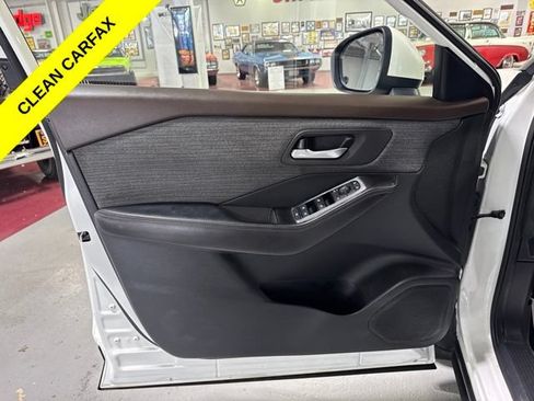 Used 2023 Nissan Rogue SV AWD/4WD image 12