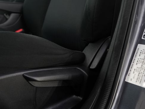 Used 2015 MAZDA MAZDA3 i SV image 20