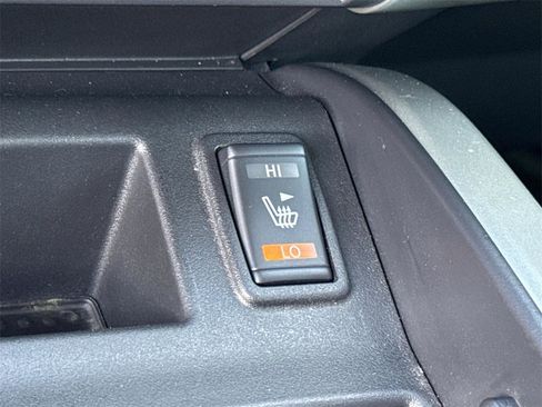 Certified 2017 Nissan Titan SV image 34