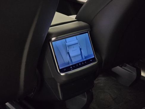 Used 2024 Tesla Model X AWD/4WD image 13