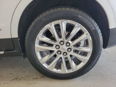 Used 2017 Cadillac XT5 Platinum w/ Driver Assist Package AWD/4WD image 14