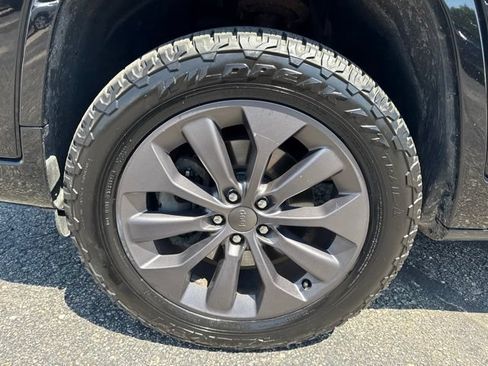 Used 2019 Jeep Cherokee High Altitude AWD/4WD image 11