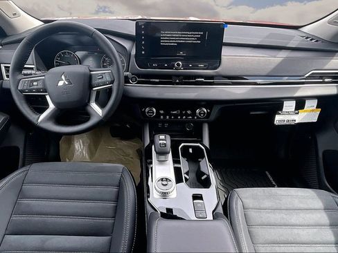 New 2026 Mitsubishi Outlander FWD image 5
