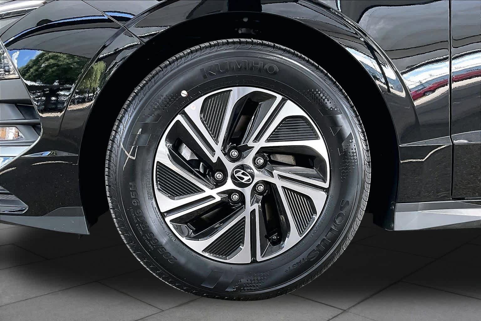 Certified 2026 Hyundai Sonata Blue FWD image 11