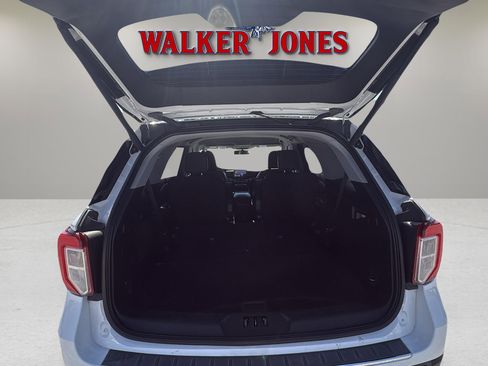 Used 2022 Ford Explorer Limited w/ Equipment Group 301A image 16