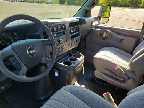 New 2025 GMC Savana 3500 w/ Power Convenience Package image 18