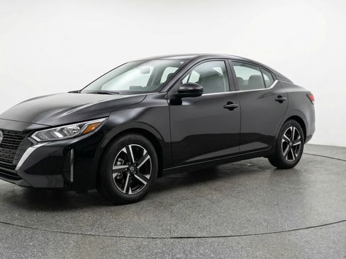 Used 2025 Nissan Sentra SV FWD image 3