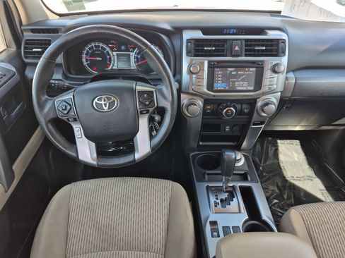 Used 2017 Toyota 4Runner SR5 AWD/4WD image 18