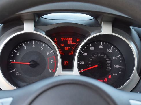 Used 2015 Nissan Juke S FWD image 9
