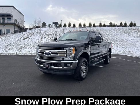 Used 2017 Ford F250 Lariat w/ Lariat Value Package image 3