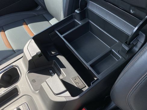 Used 2025 GMC Sierra 2500 AT4 w/ AT4 Premium Plus Package image 40