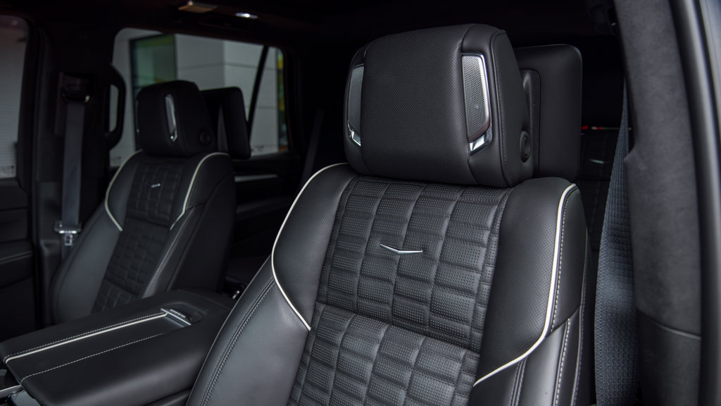 Used 2026 Cadillac Escalade V w/ LPO, ONYX Package AWD/4WD image 17