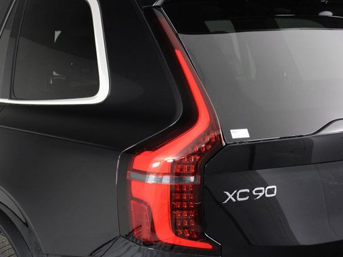 New 2026 Volvo XC90 T8 Plus AWD/4WD image 15