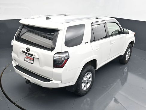 Used 2018 Toyota 4Runner SR5 AWD/4WD image 25