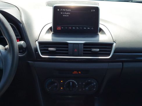 Used 2016 MAZDA MAZDA3 i Sport FWD image 13