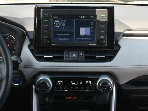 Used 2022 Toyota RAV4 XLE Premium AWD/4WD image 30