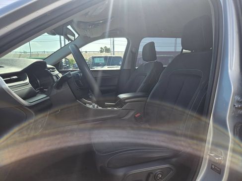 Used 2023 Jeep Grand Cherokee L Laredo AWD/4WD image 9