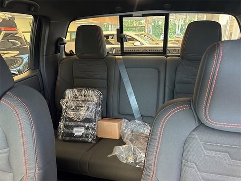 New 2025 Nissan Frontier PRO-4X w/ Pro Convenience Package image 8