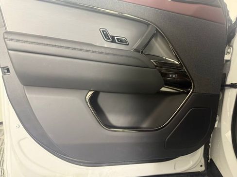 Used 2023 Land Rover Range Rover Sport SE Dynamic image 14