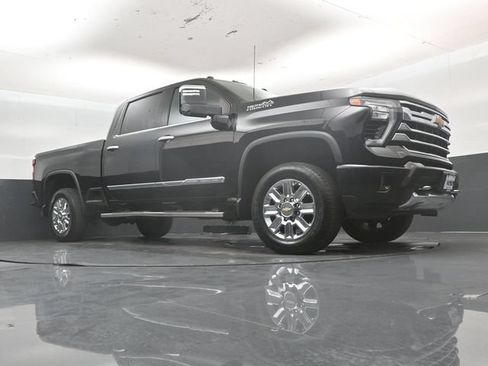 Used 2024 Chevrolet Silverado 2500 High Country w/ High Country Premium Package AWD/4WD image 52