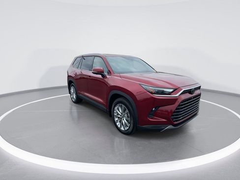 Used 2025 Toyota Grand Highlander AWD image 2