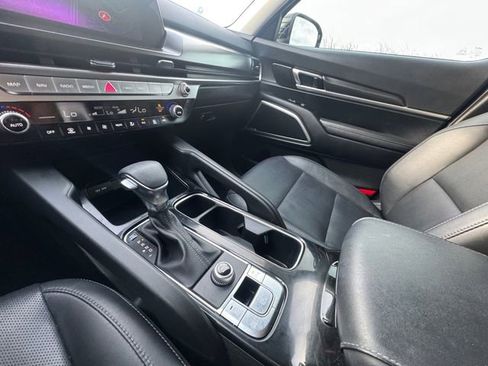 Used 2023 Kia Telluride LX FWD image 10
