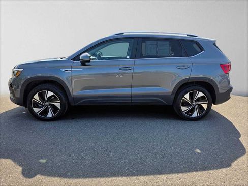 Used 2024 Volkswagen Taos SE AWD/4WD image 6