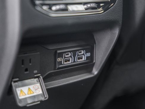 New 2025 Jeep Grand Cherokee Laredo X w/ Luxury Tech Group I image 32