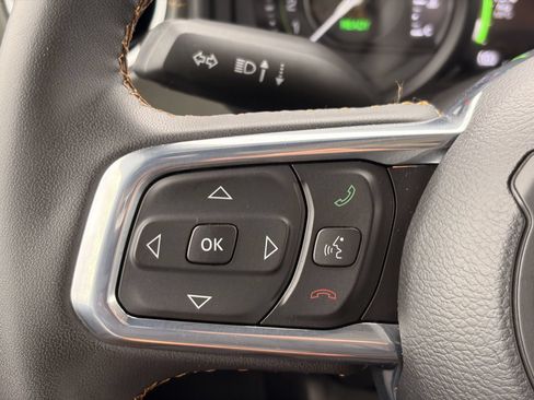 Used 2024 Jeep Wrangler High Altitude AWD/4WD image 33