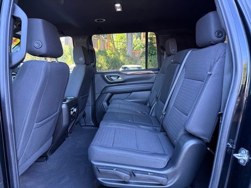 Used 2023 GMC Yukon XL SLE w/ Gmc Pro Safety Plus Package AWD/4WD image 11