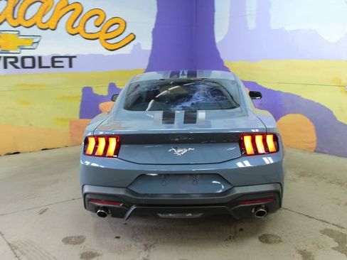 Used 2024 Ford Mustang Coupe RWD image 7