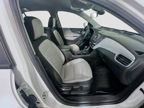 Used 2021 Chevrolet Equinox LS w/ LPO, Floor Liner Package FWD image 31