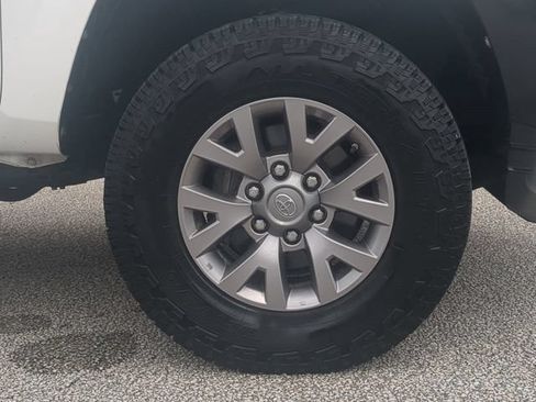 Used 2019 Toyota Tacoma SR RWD image 11