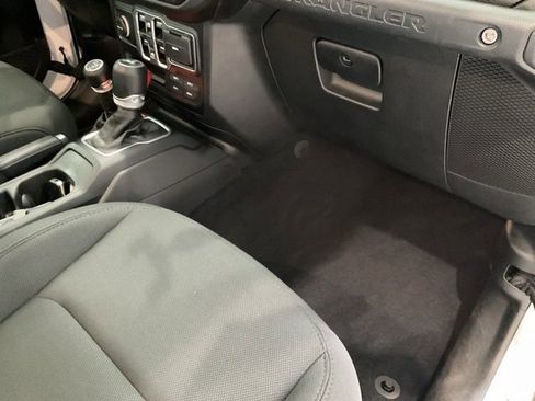 Used 2019 Jeep Wrangler Unlimited Sport image 23