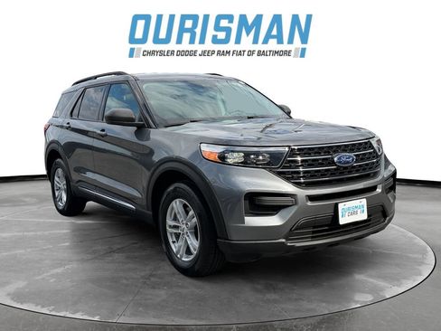 Used 2023 Ford Explorer XLT AWD/4WD image 1
