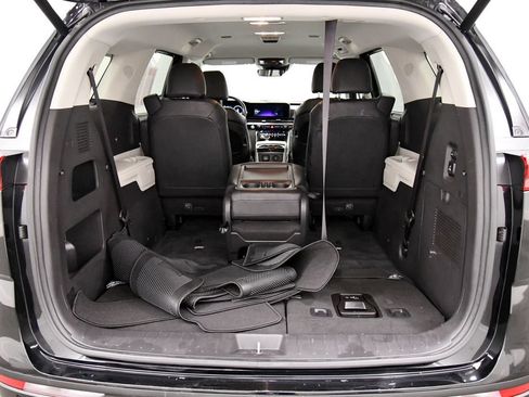 Certified 2023 Kia Carnival SX FWD image 7