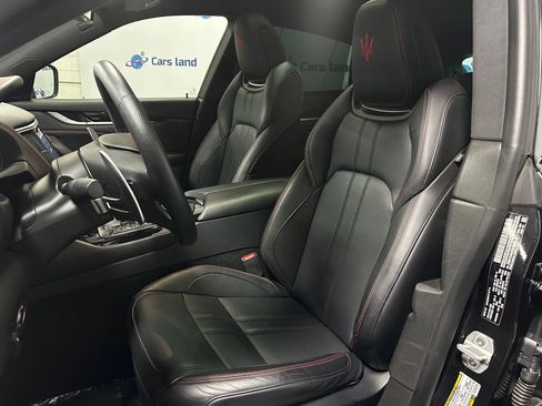 Used 2024 Maserati Levante GT Ultima image 11