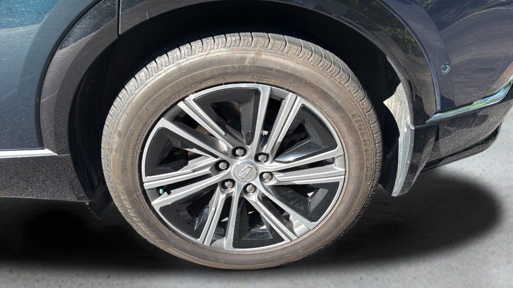 Certified 2024 Cadillac Lyriq Luxury w/ LPO, Floor Liner Package AWD/4WD image 6