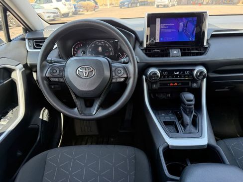 Used 2023 Toyota RAV4 XLE FWD image 17