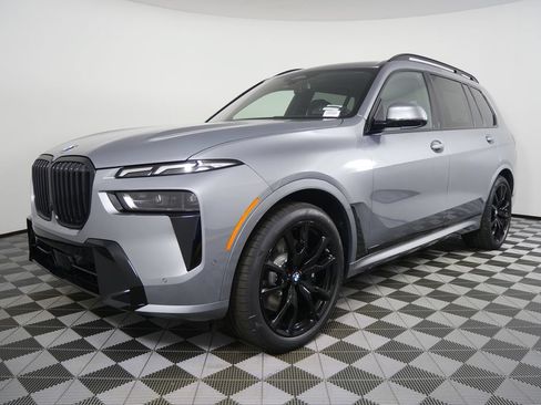 Used 2027 BMW X7 xDrive40i w/ M Sport Package AWD/4WD image 7
