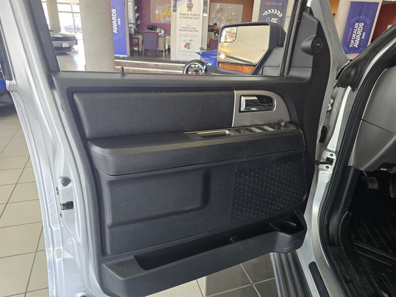 Used 2017 Ford Expedition XLT w/ Equipment Group 202A RWD image 7