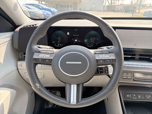 Used 2025 Hyundai Kona Limited image 28