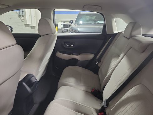 Certified 2024 Honda HR-V LX image 8