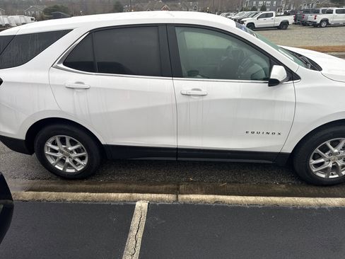 Certified 2024 Chevrolet Equinox LT w/ LPO, Floor Liner Package image 11