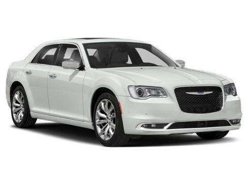 Used 2018 Chrysler 300 Limited RWD image 6